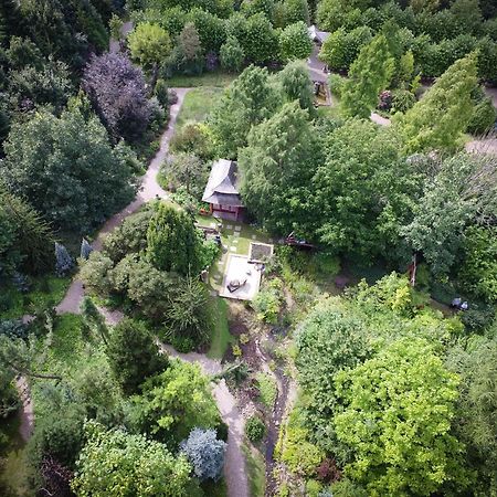 Dom W Starym Parku Hotel Biskupice  Bagian luar foto