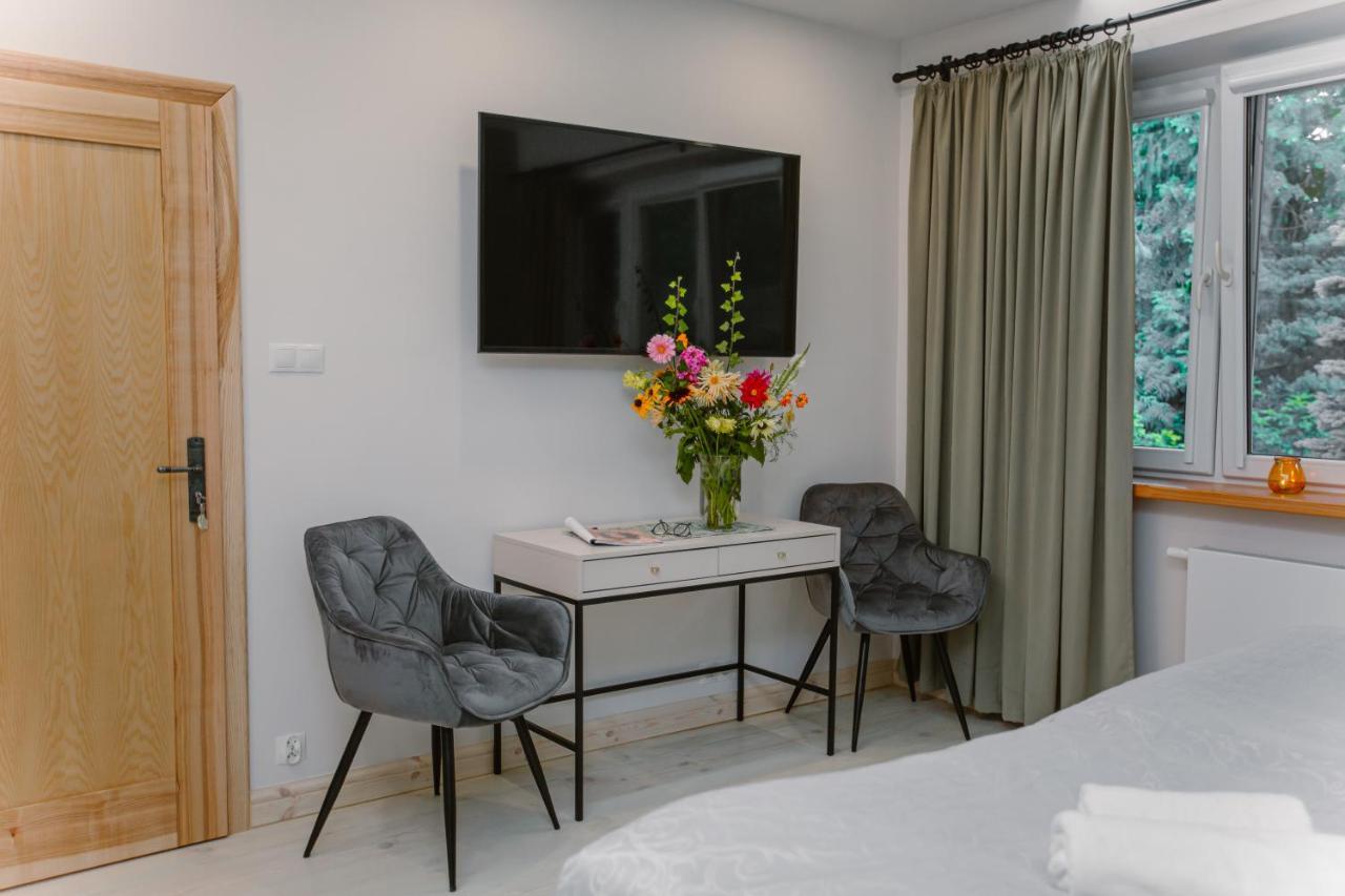 Dom W Starym Parku Hotel Biskupice  Bagian luar foto