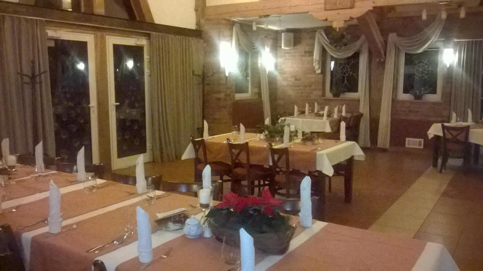 Dom W Starym Parku Hotel Biskupice  Bagian luar foto
